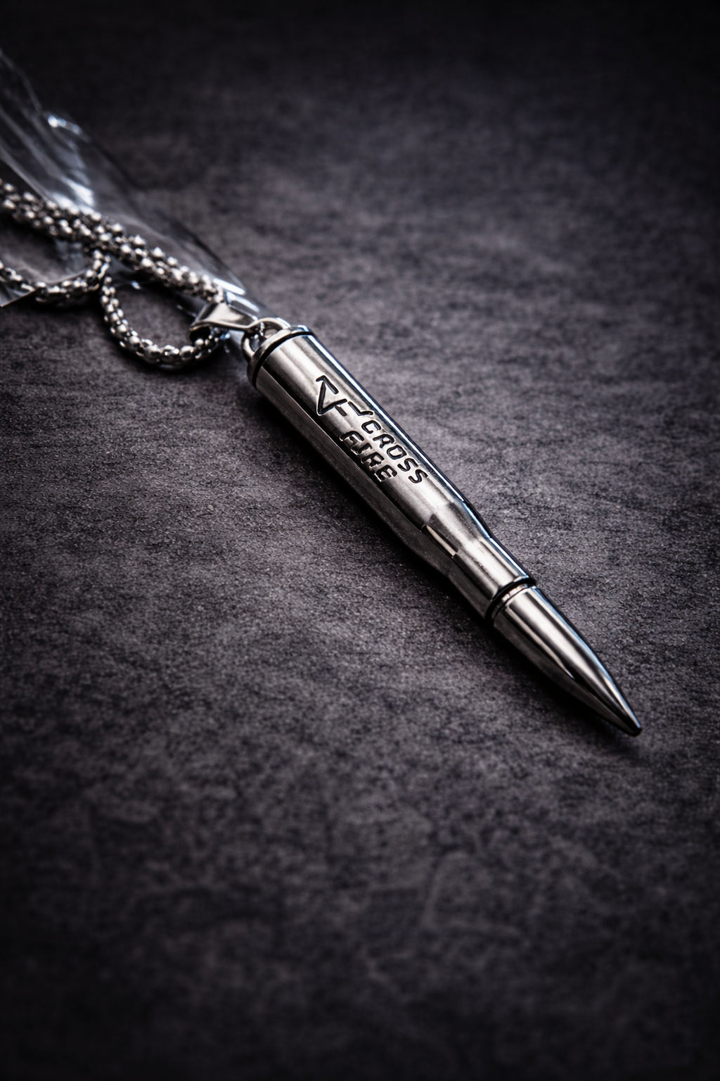 Collar de acero con dije bala